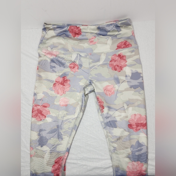 RBX CROP WOMEN'S YOGA LEGGINGS, SIZE MEDIUM, FLORAL - Picture 9 of 10